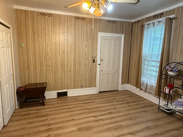 1184 Pembroke St — Photo 13