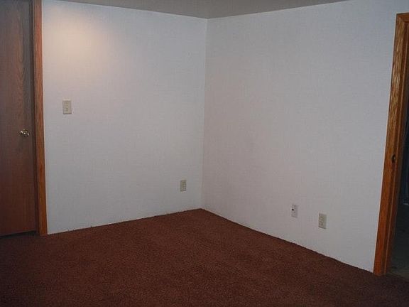 5th image of 1119 Charleston St