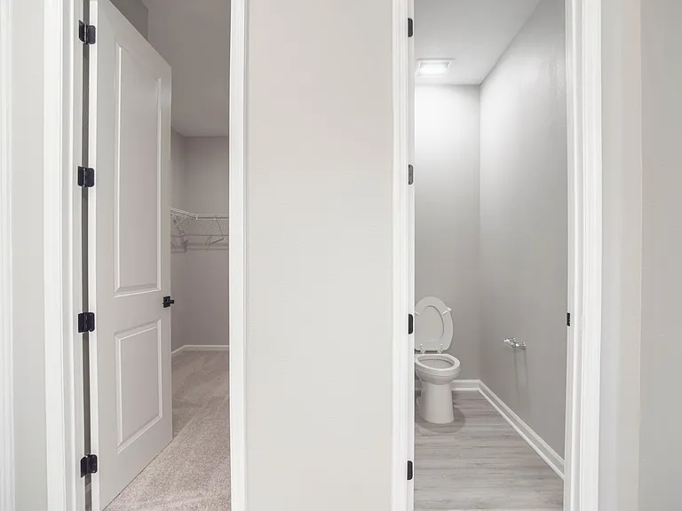 992 Griffon Ave — Photo 34