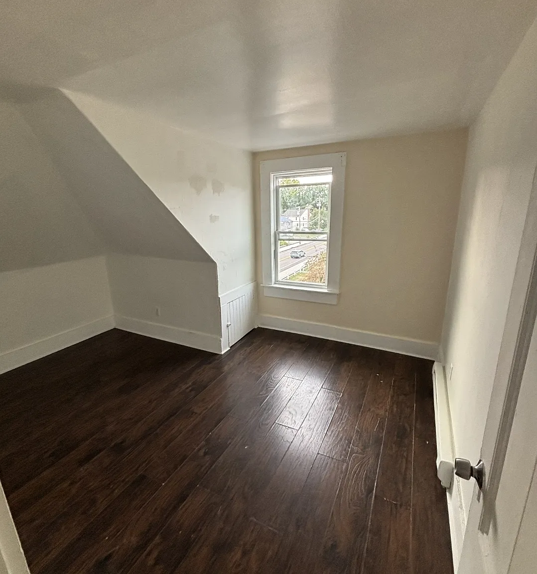 2 bed, 900 sqft, $1,700 — Photo 3