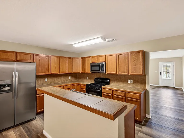 10261 English Manor Dr — Photo 8