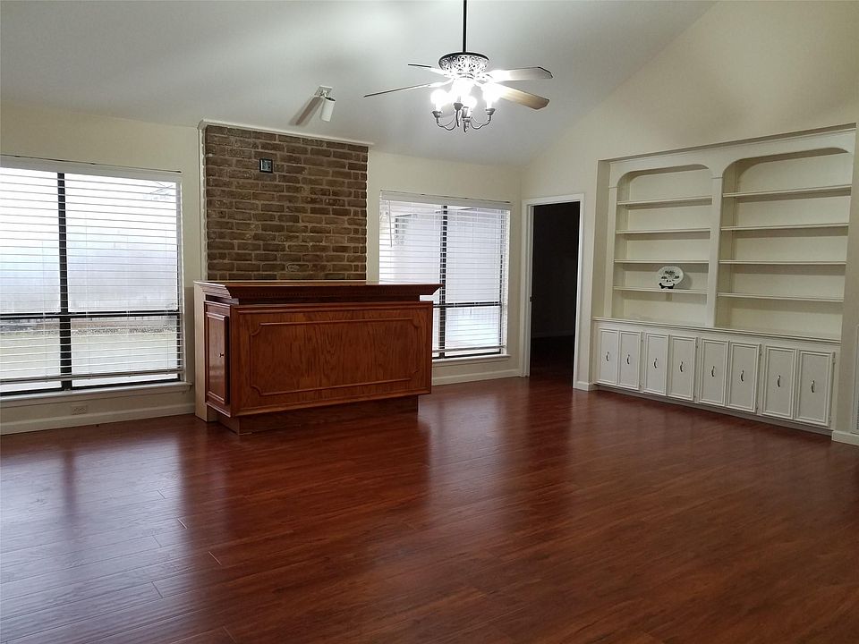 1st image of 3023 Ashford Oak Dr