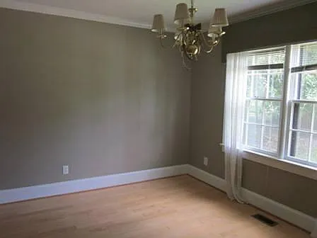 403 Greenwood Dr — Photo 4
