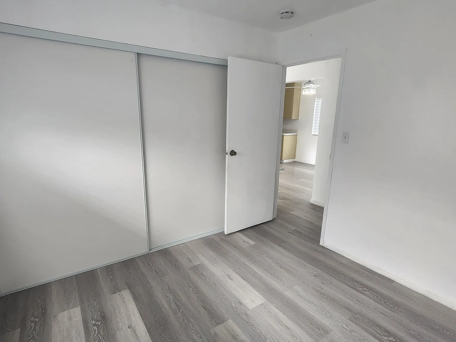 3 bed, 960 sqft, $3,000 — Photo 1