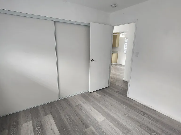 9220 Bancroft Ave #D — Photo 1