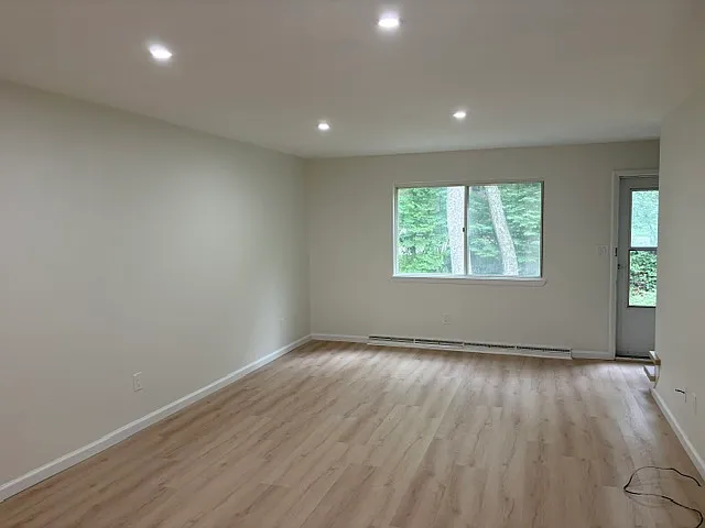 1247 Chateau Dr — Photo 11