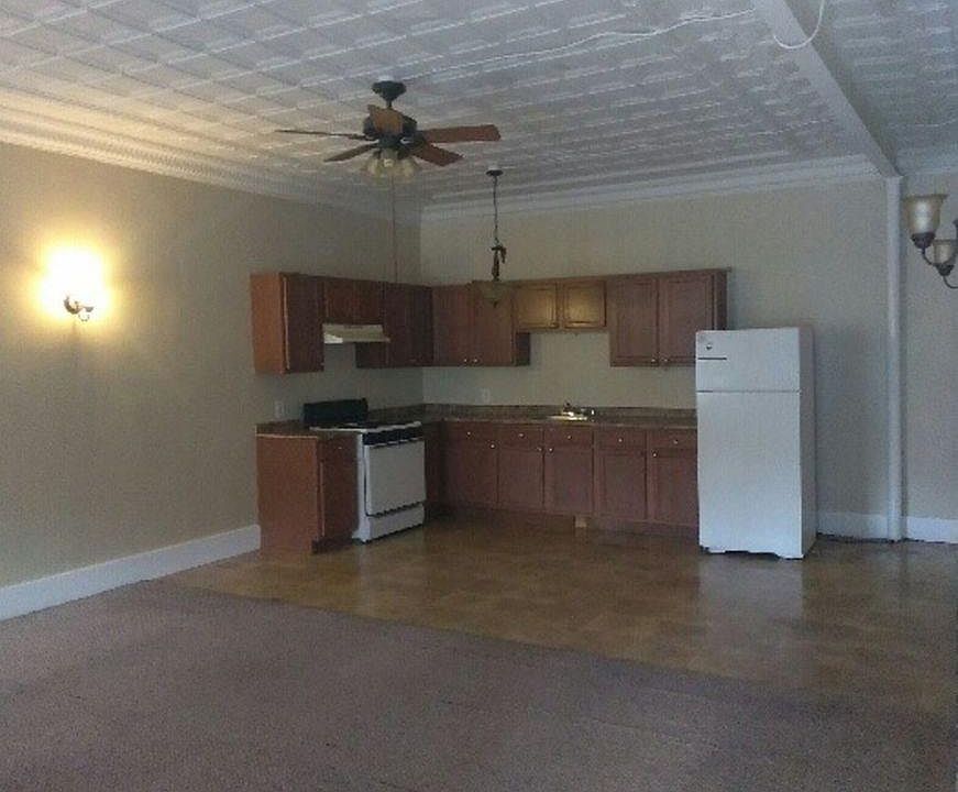 2nd image of 243 Roesch Ave