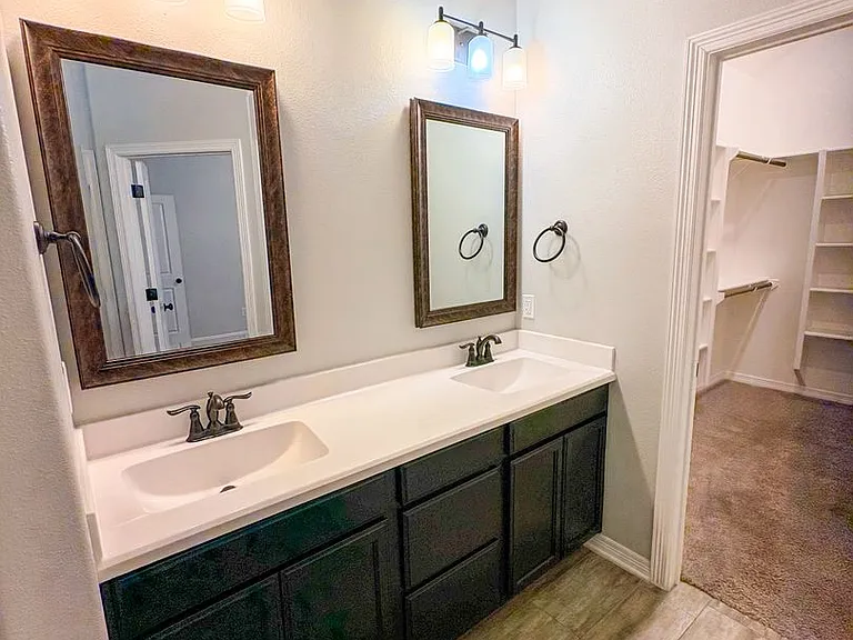 701 Juniper Dr — Photo 16