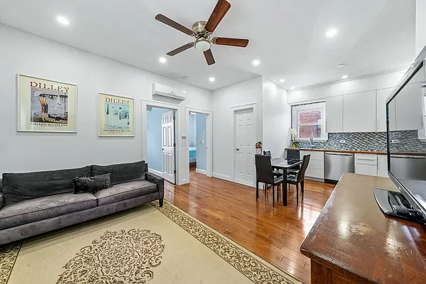 Rented by Piere Michel | media 16