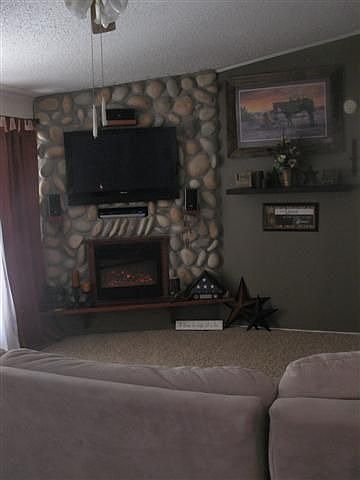 2nd image of 409 Laramie St