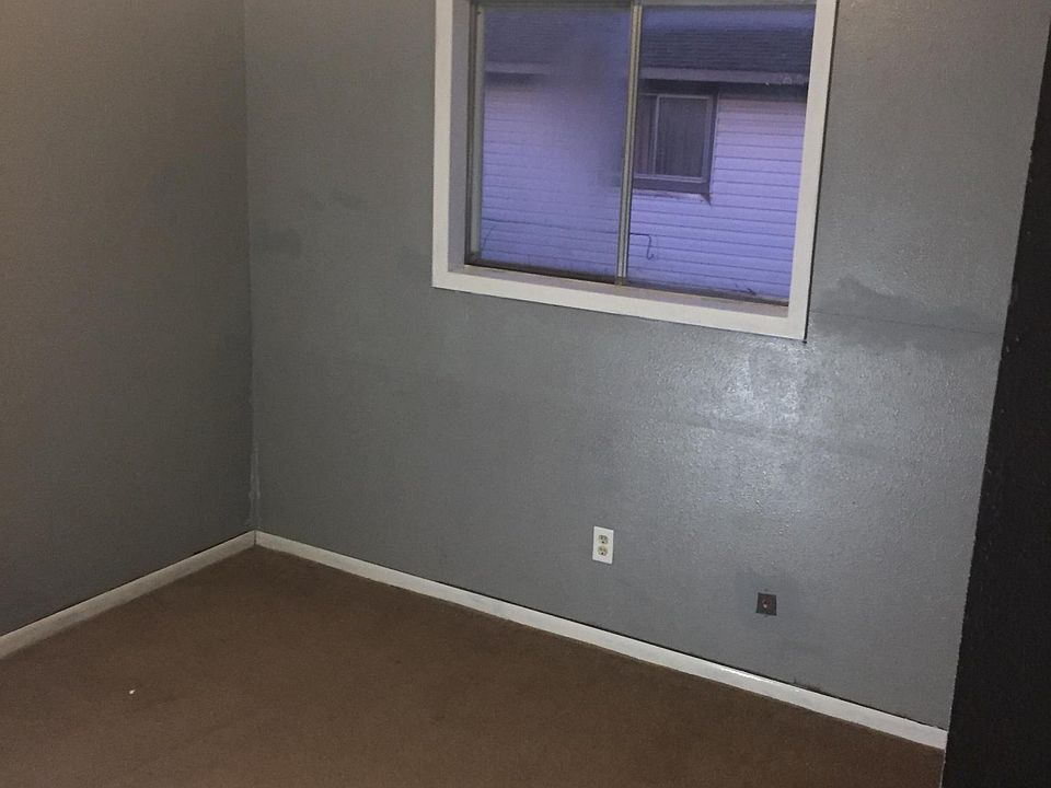 1st image of 307 E Deer Creek Dr