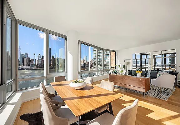 3rd image of 4630 Center Blvd APT 1105