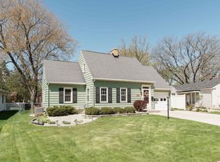 30 S Blackhawk St, Janesville, WI 53545