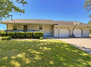 206A S Lake Of The Woods Rd, Mahomet, IL 61853