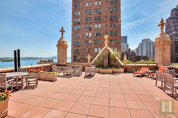 Rented by Halstead Real Estate | media 34