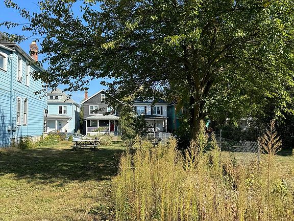 5th image of 123 Dana Ave