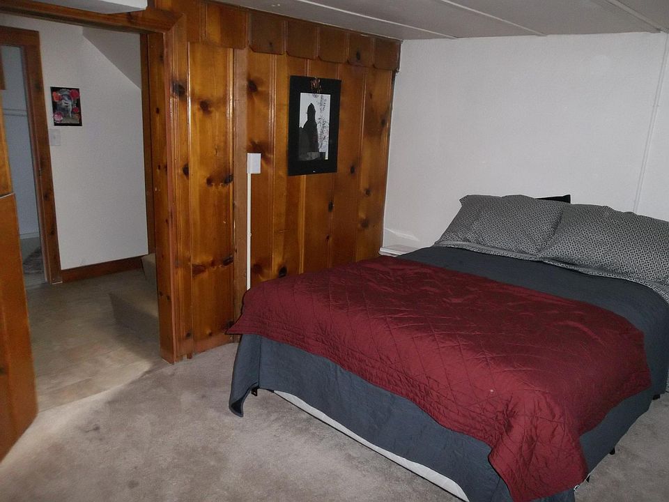 2nd image of 1305 Ulster St