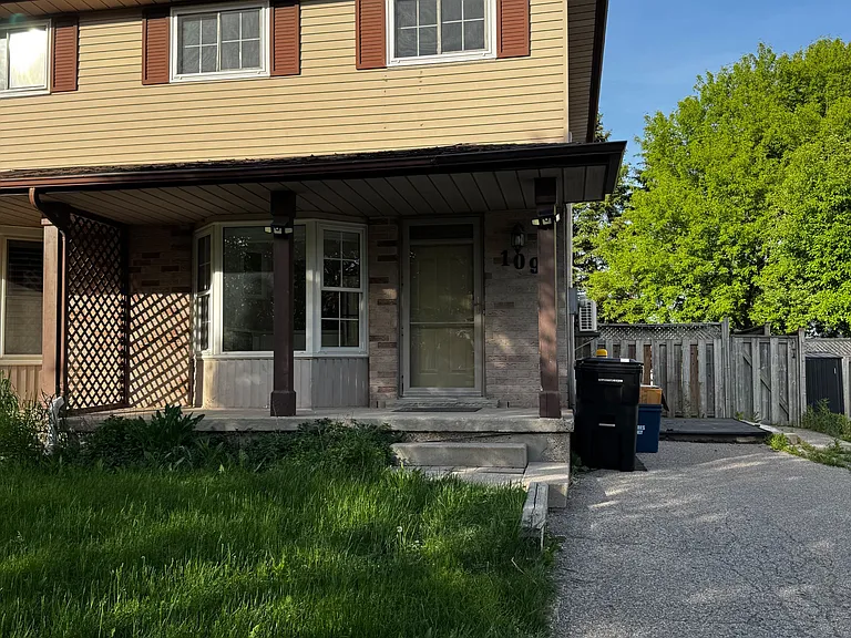 109 Connelly Dr — Photo 2