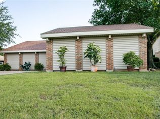 103 Country Ln, Euless, TX 76039