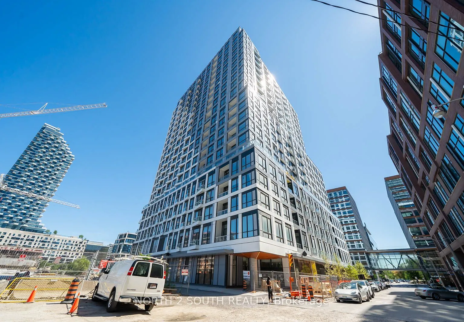 Empire Quay House Condo — Photo 1