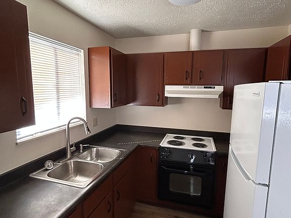 4th image of 2615 Thatcher Ave #2617