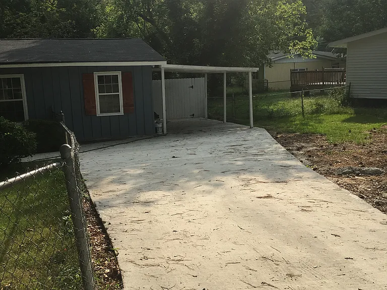 4243 Sierra Dr — Photo 2