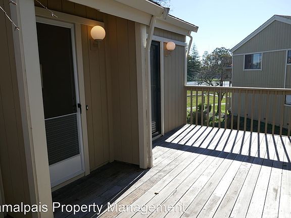 3rd image of 25 Thoreau Cir