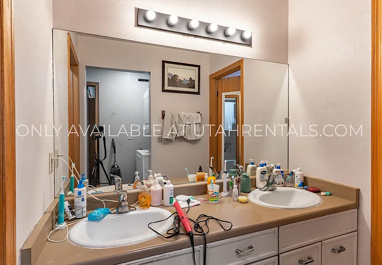 948 N 50 E #305 — Photo 16