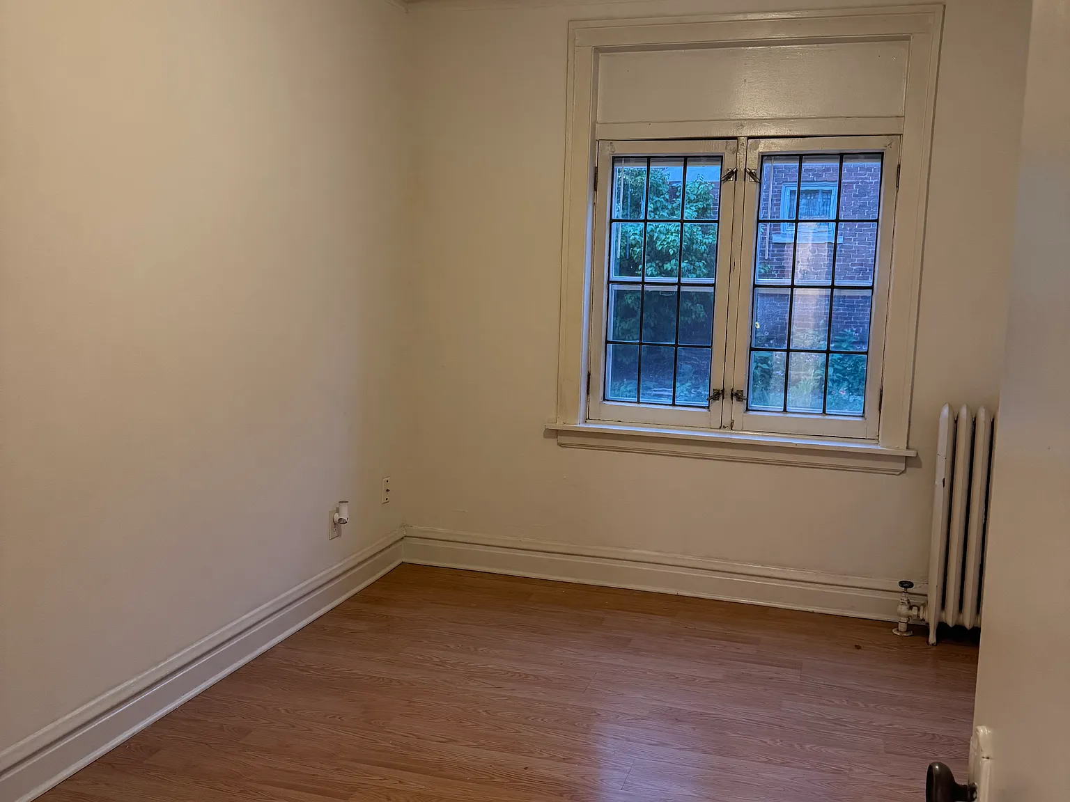 2218 N Summit Ave — Photo 4