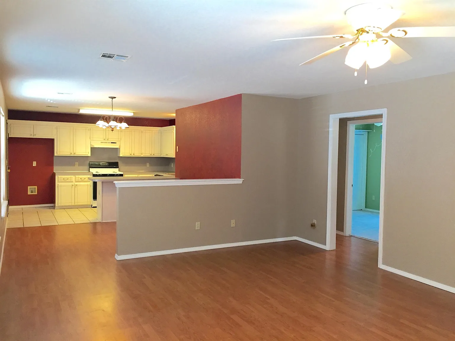 214 W Dewey St - Unit... — Photo 4