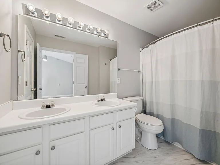 306 Canyon Lake Cir — Photo 9