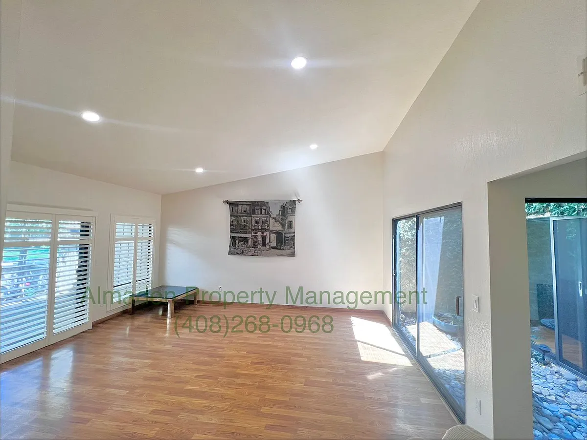 Building Photo - 1135 Silver Oak Ct
