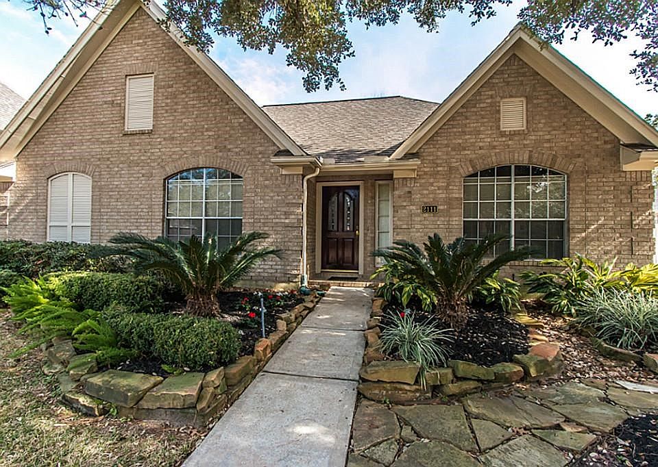 1st image of 2111 Shadow Park Dr