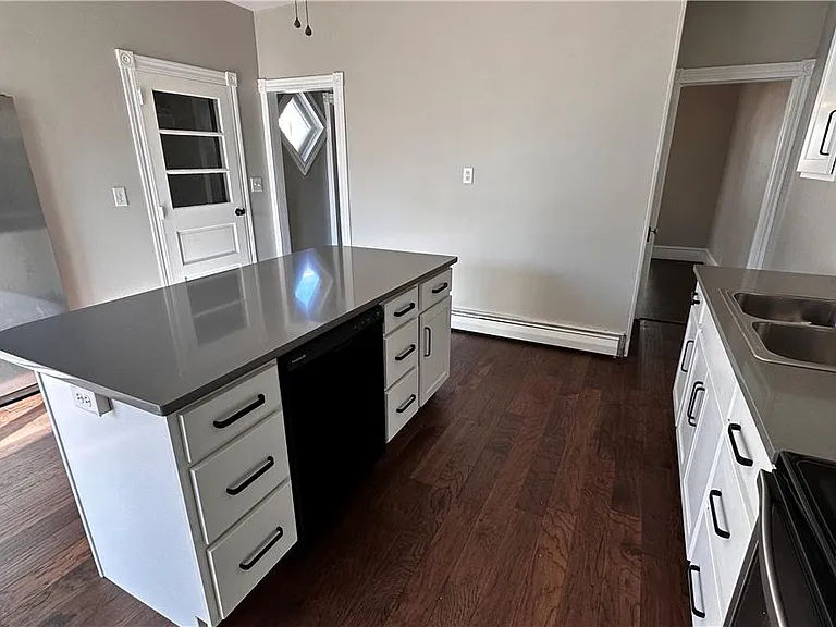 21 Davey Ave — Photo 8