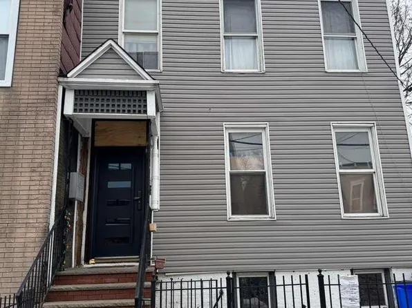 192 Halladay Street image 1 of 19