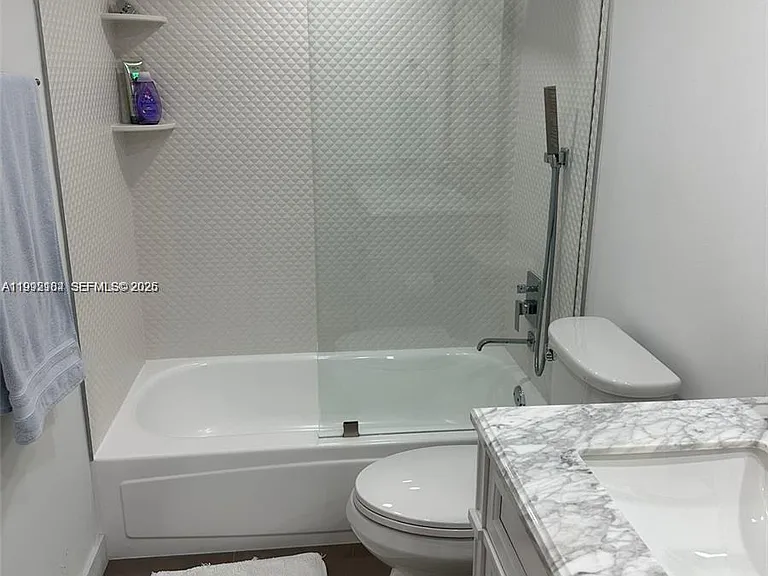10275 Collins Ave #523 — Photo 8