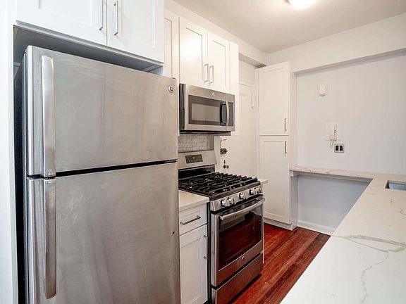 3rd image of 585 W End Ave #13C