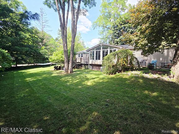 2nd image of 4510 Meadow Way