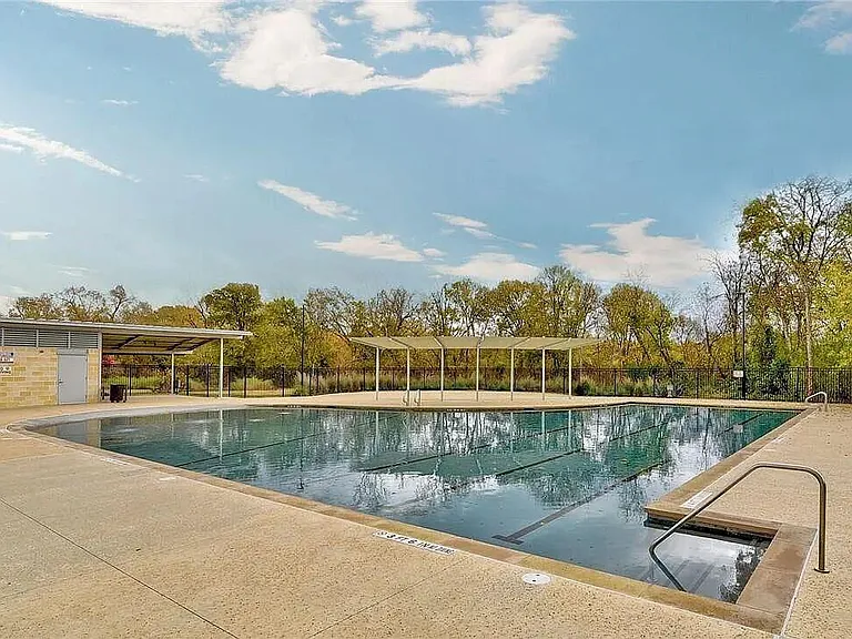 8214 Cottage Rose Dr — Photo 2