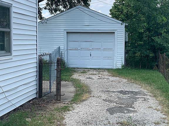 2nd image of 1216 W National Ave