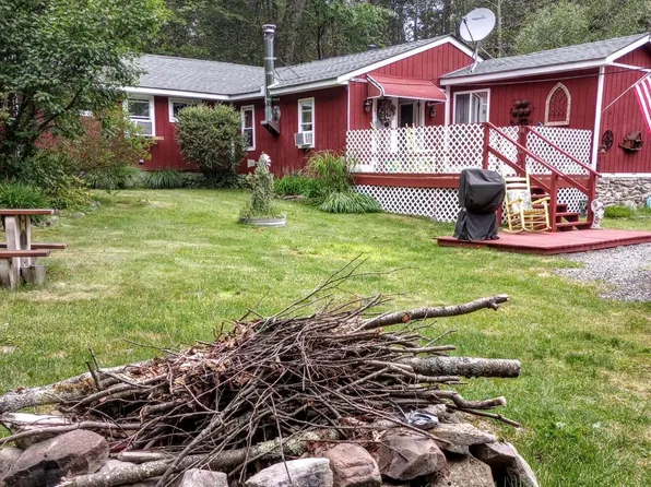 191 Campfire Ln, Gouldsboro, PA 18424