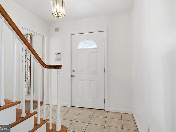 4th image of 300 Pingree Ave