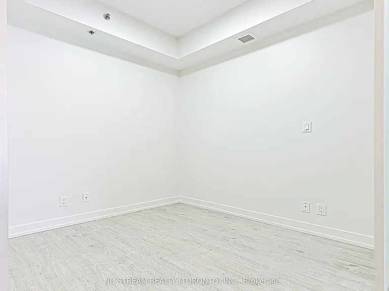 203 College St #905 — Photo 25
