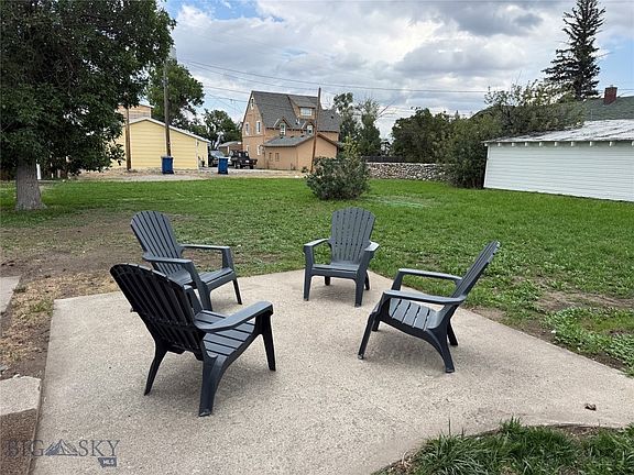 2nd image of 207 Harris St