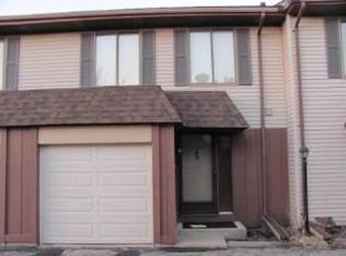 1911B Parklake Dr, Morris, IL 60450