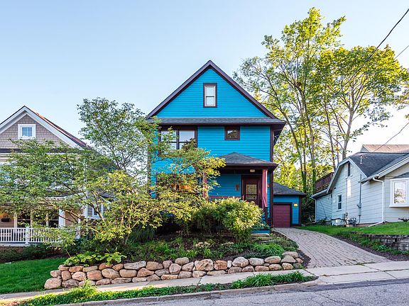 3rd image of 375 Koch Ave