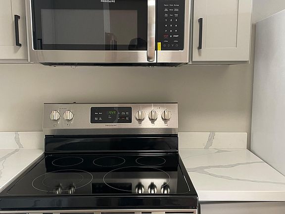 4th image of 553 27th Ave #102