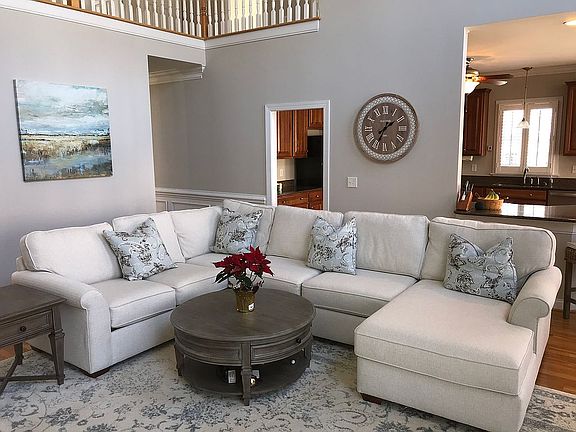 3rd image of 9605 Hillspring Dr