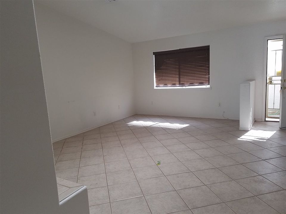 1st image of 10702 E 35th Pl