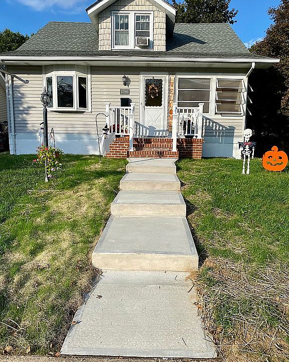 2nd image of 1786 Exton Ave